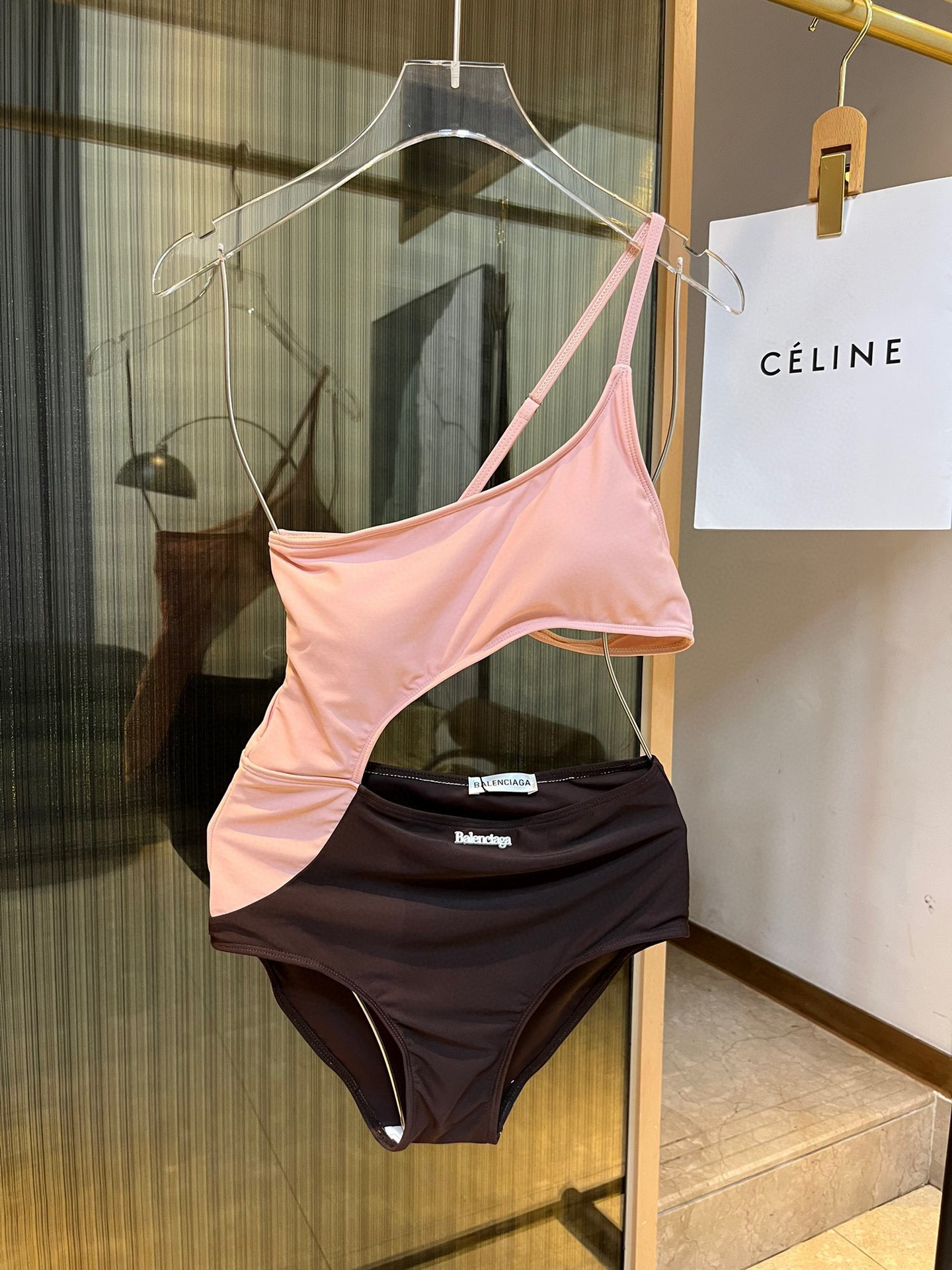 발렌시아가  여자 수영복