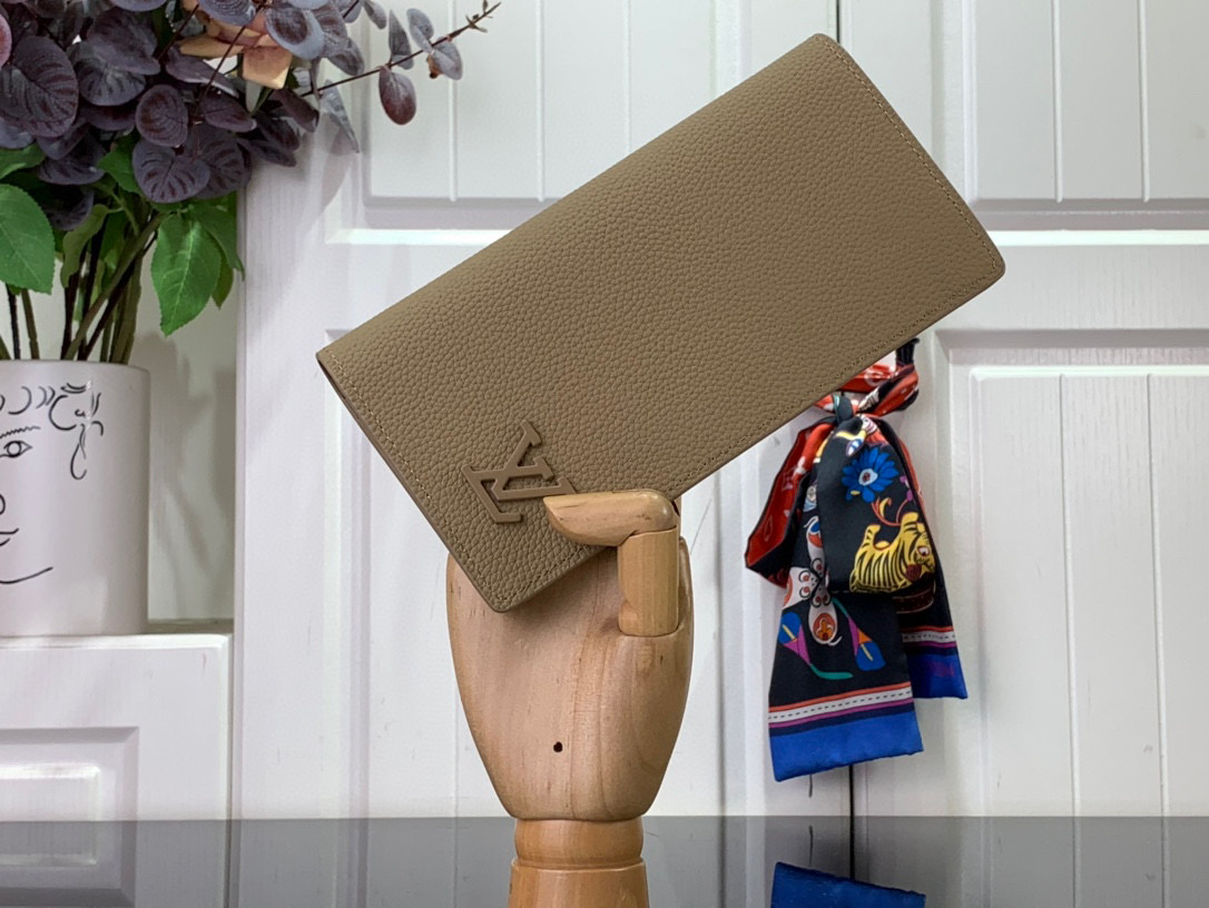 루이비통 여자 장지갑 M81812