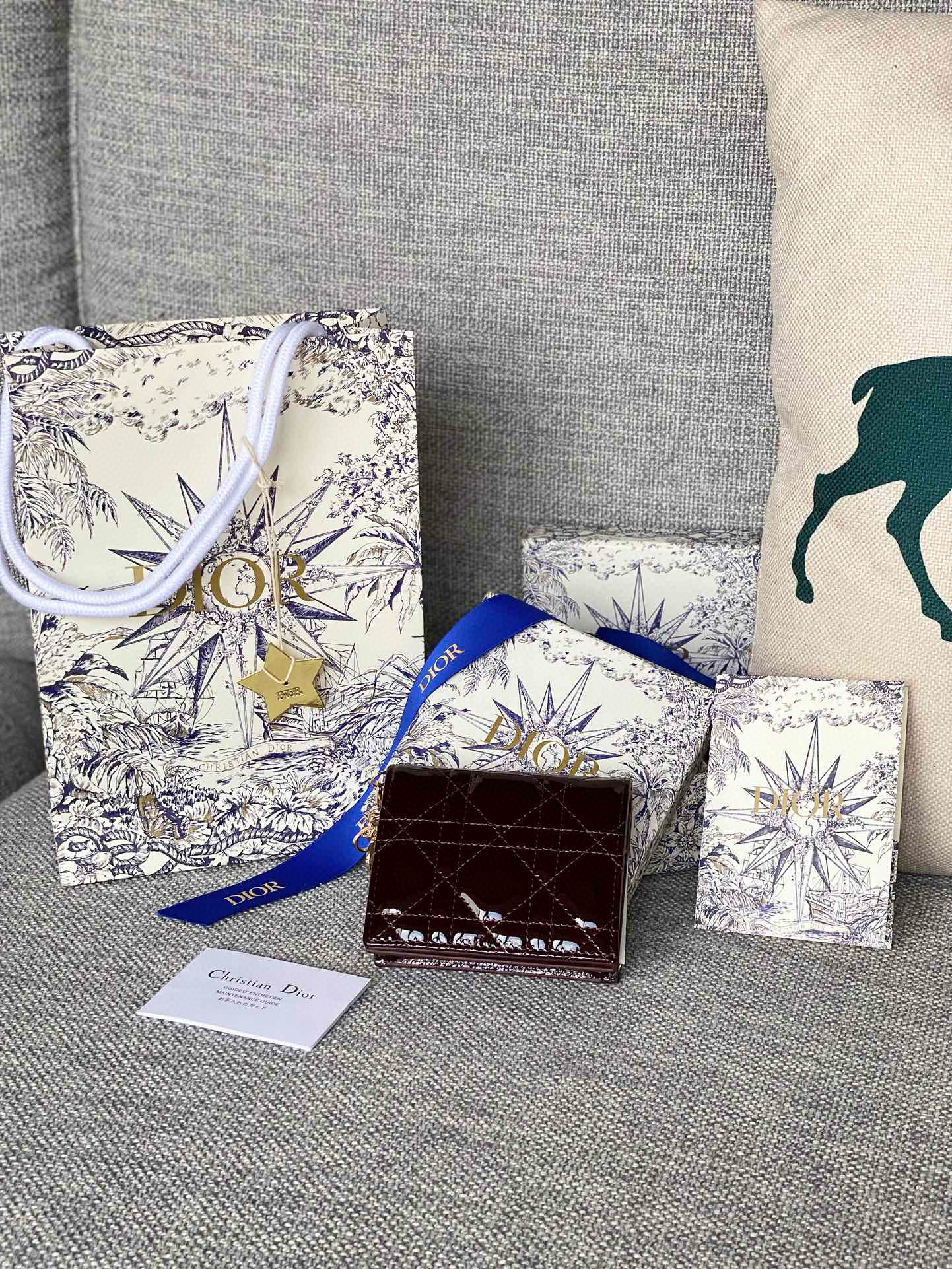 디올 여자 지갑 S01780