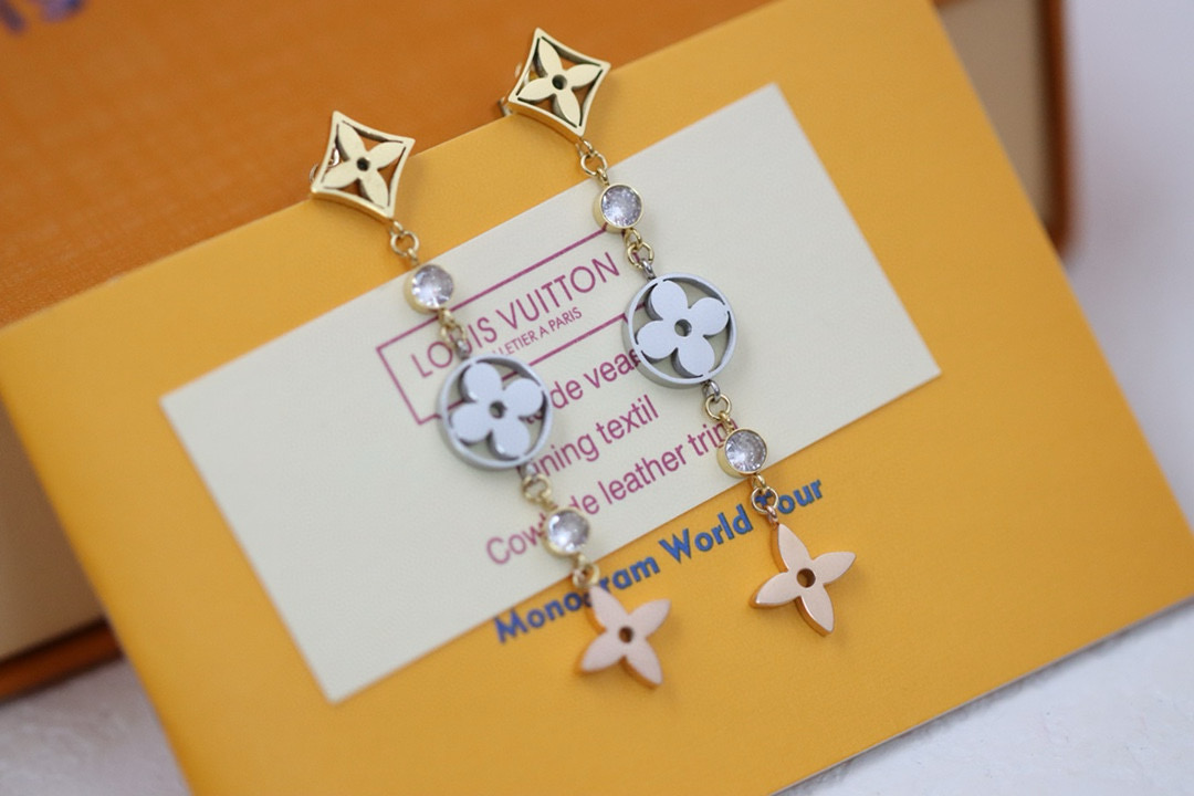 루이비통 귀걸이