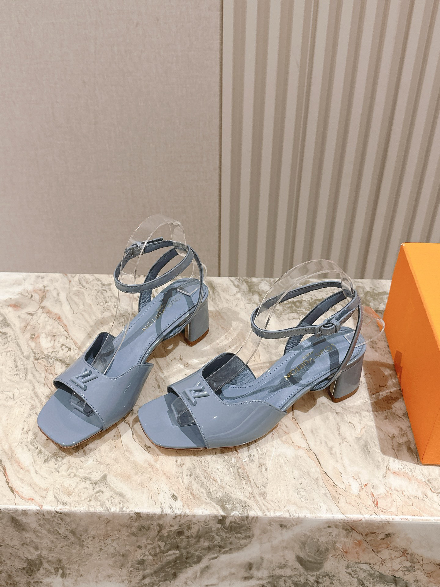 루이비통 여자 샌들 5.5cm