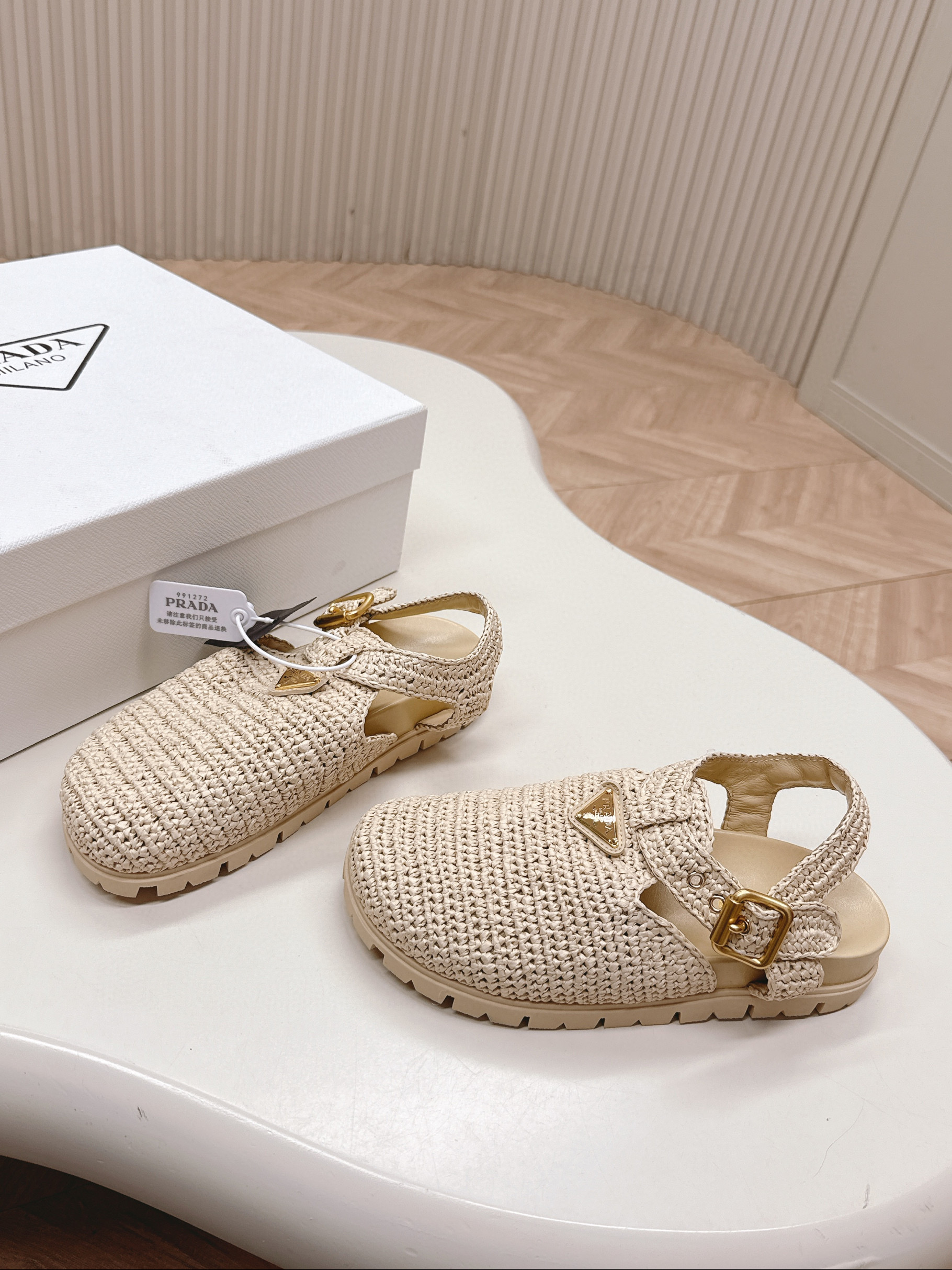 프라다 여자 샌들