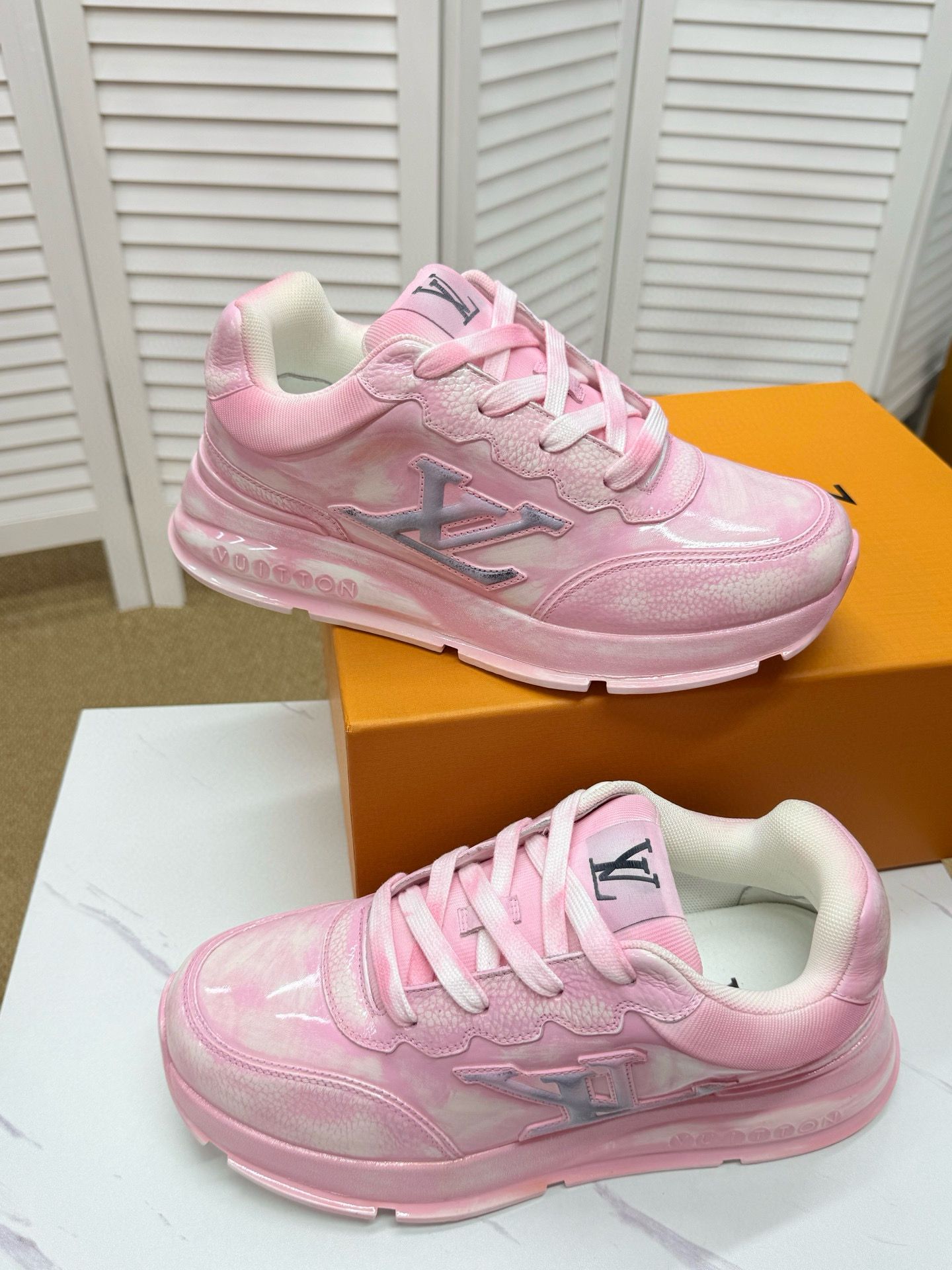 루이비통 남녀공용 신발 운동화 스니커즈