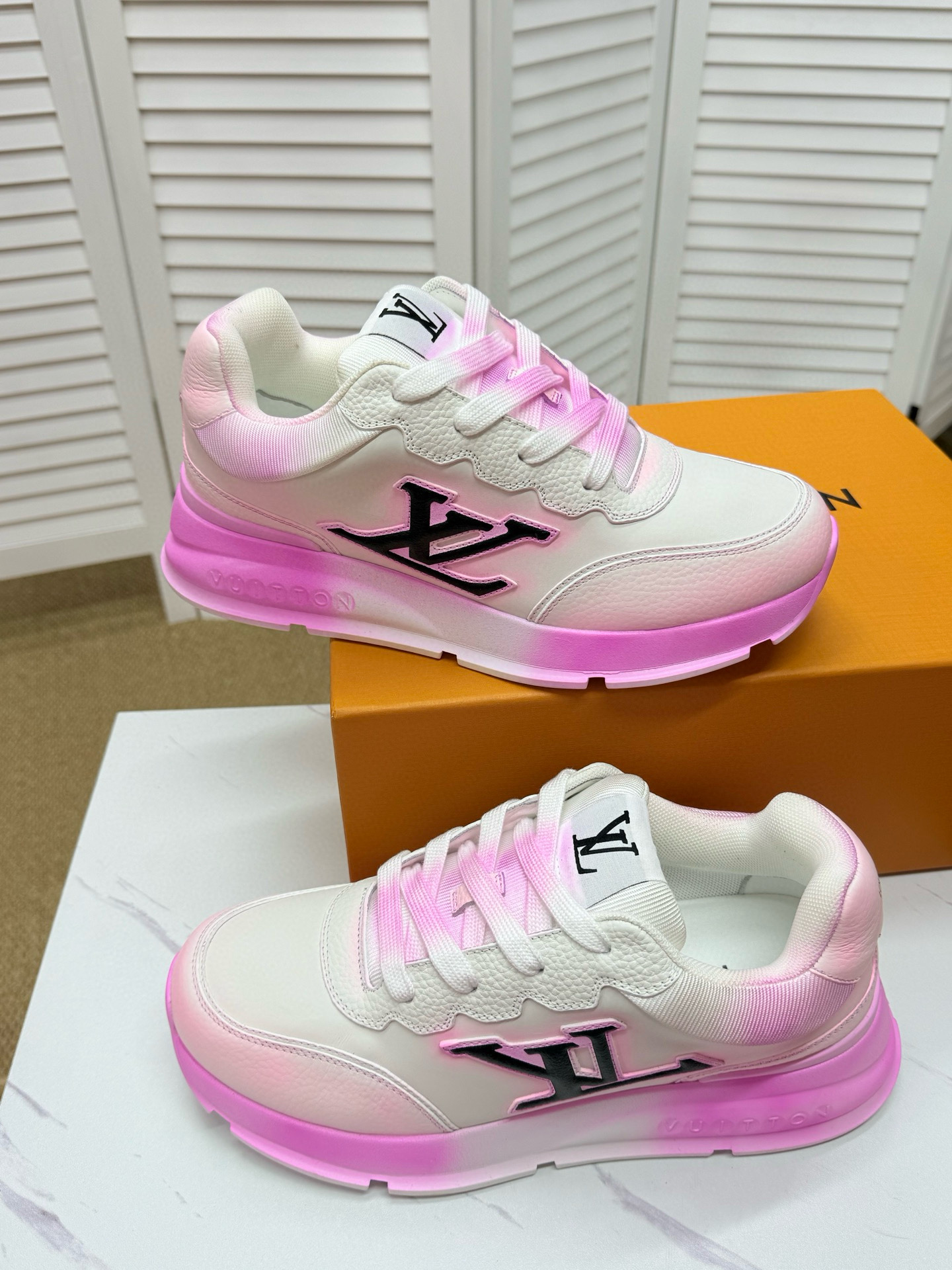 루이비통 남녀공용 신발 운동화 스니커즈