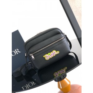 디올 남자가방