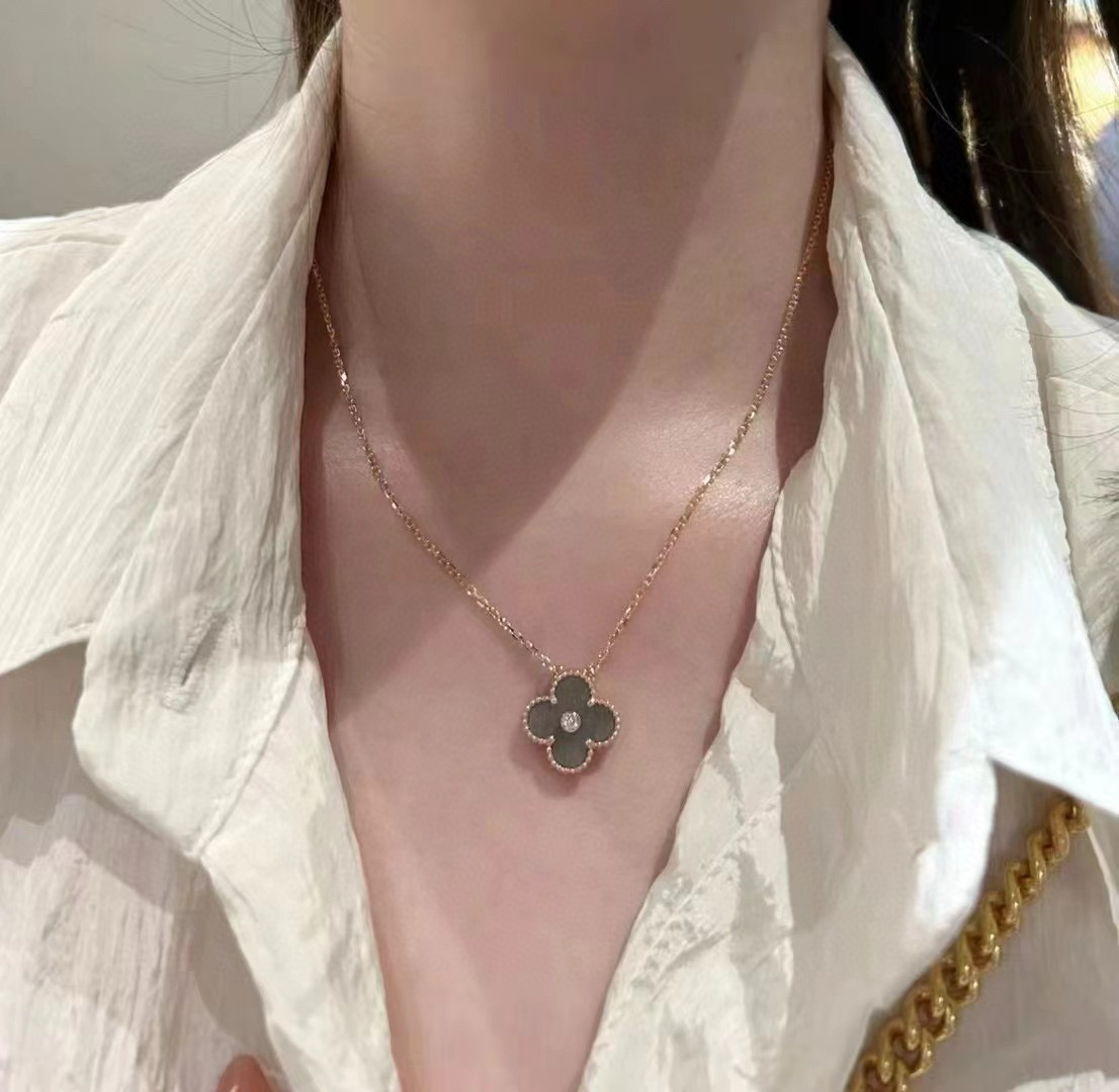 반클리프앤아펠 목걸이