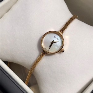 구찌 여자 시계