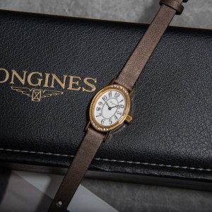 론진 A급 여자시계