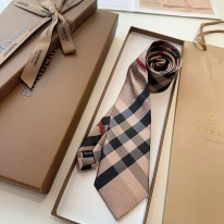 버버리 넥타이