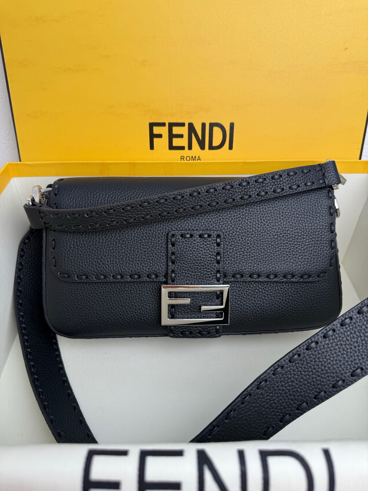 펜디 여자가방 600