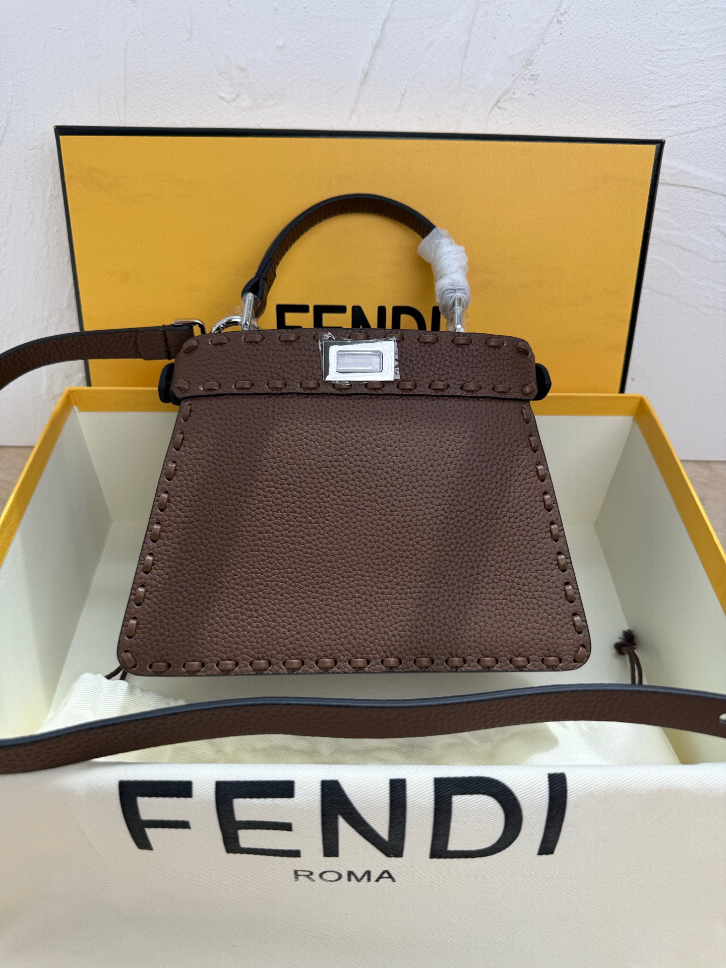 펜디 여자가방 8BN327