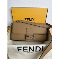 펜디 여자가방 600