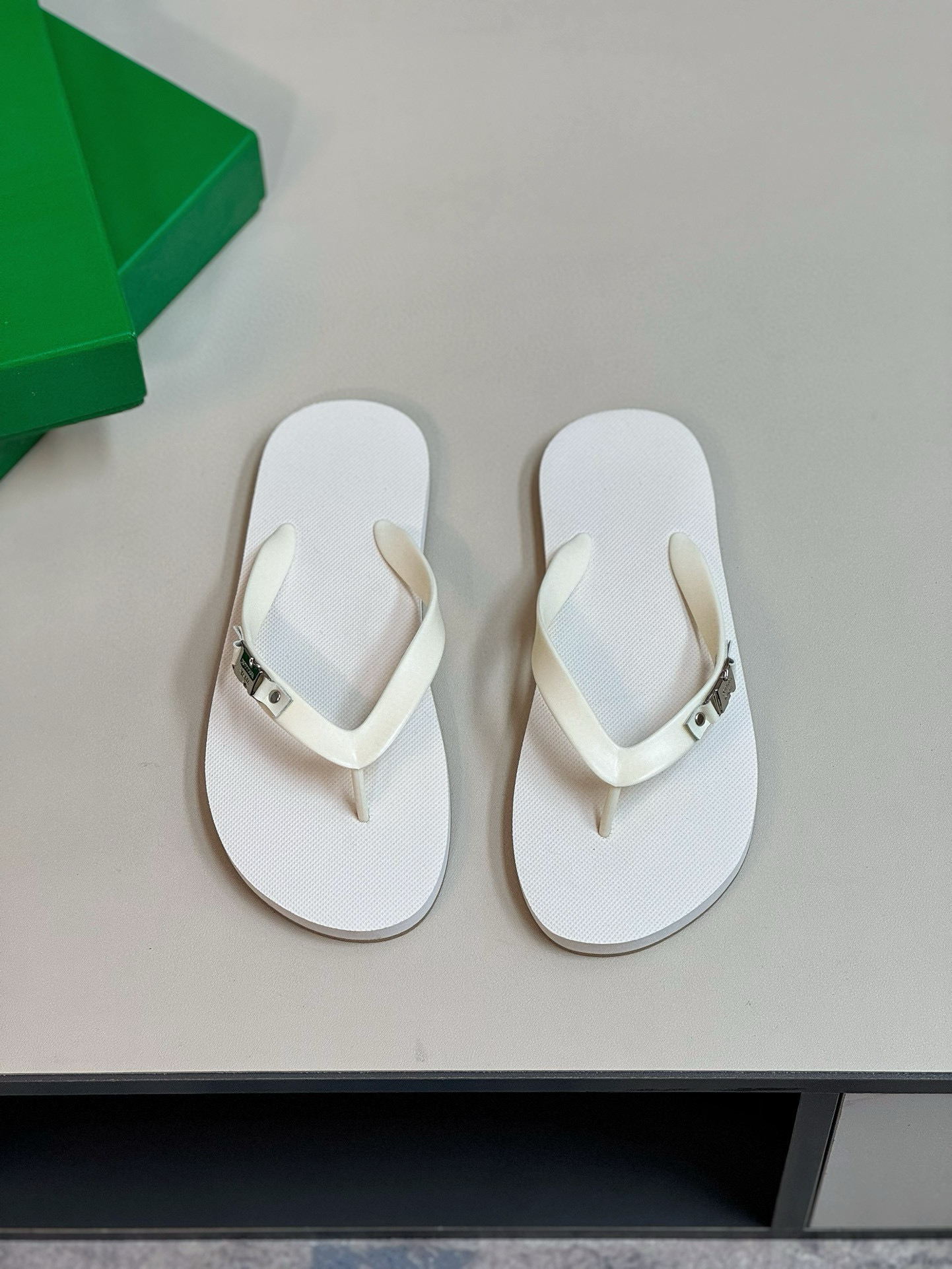 보테가베네타 남자 슬리퍼