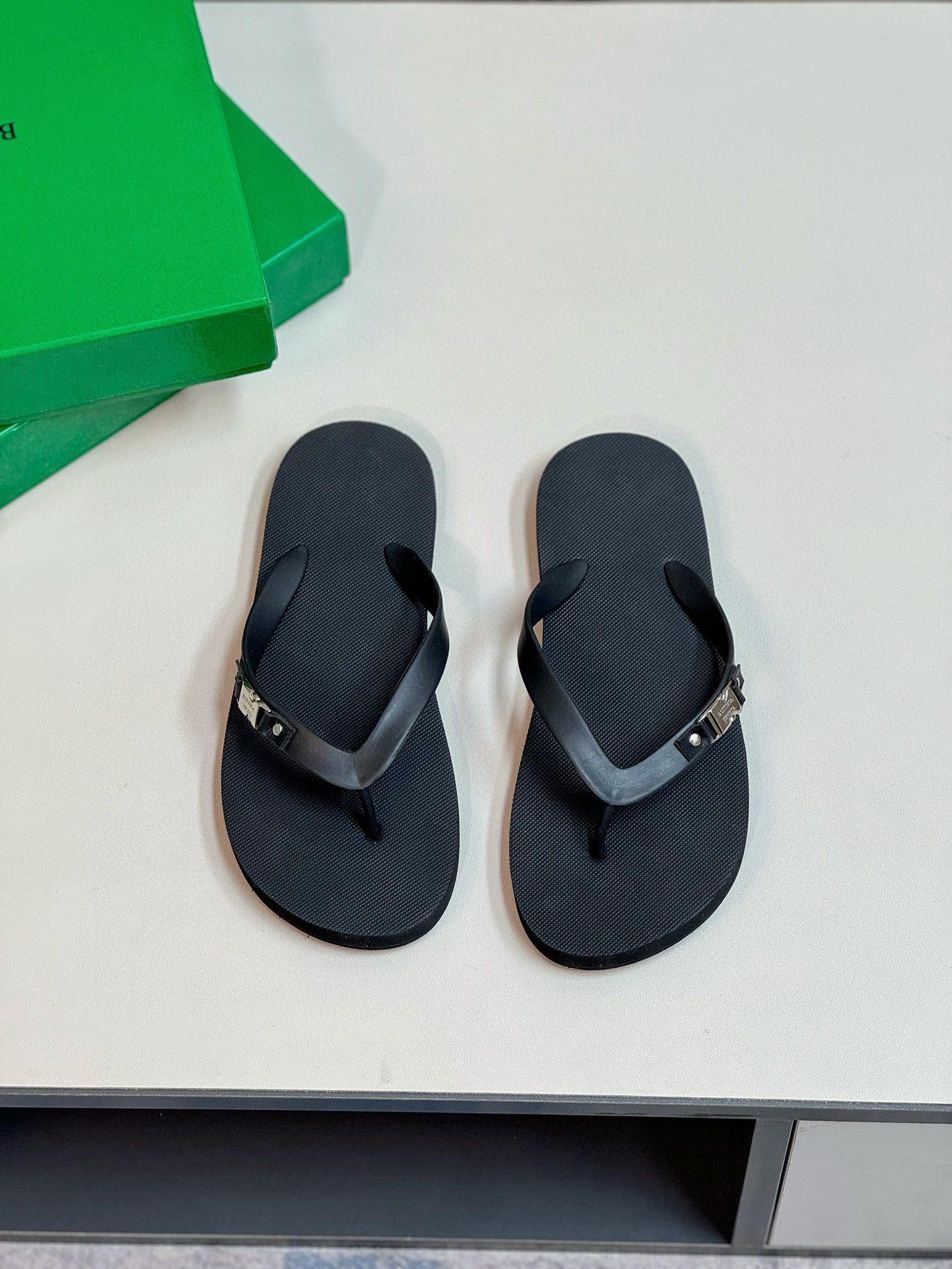 보테가베네타 남자 슬리퍼