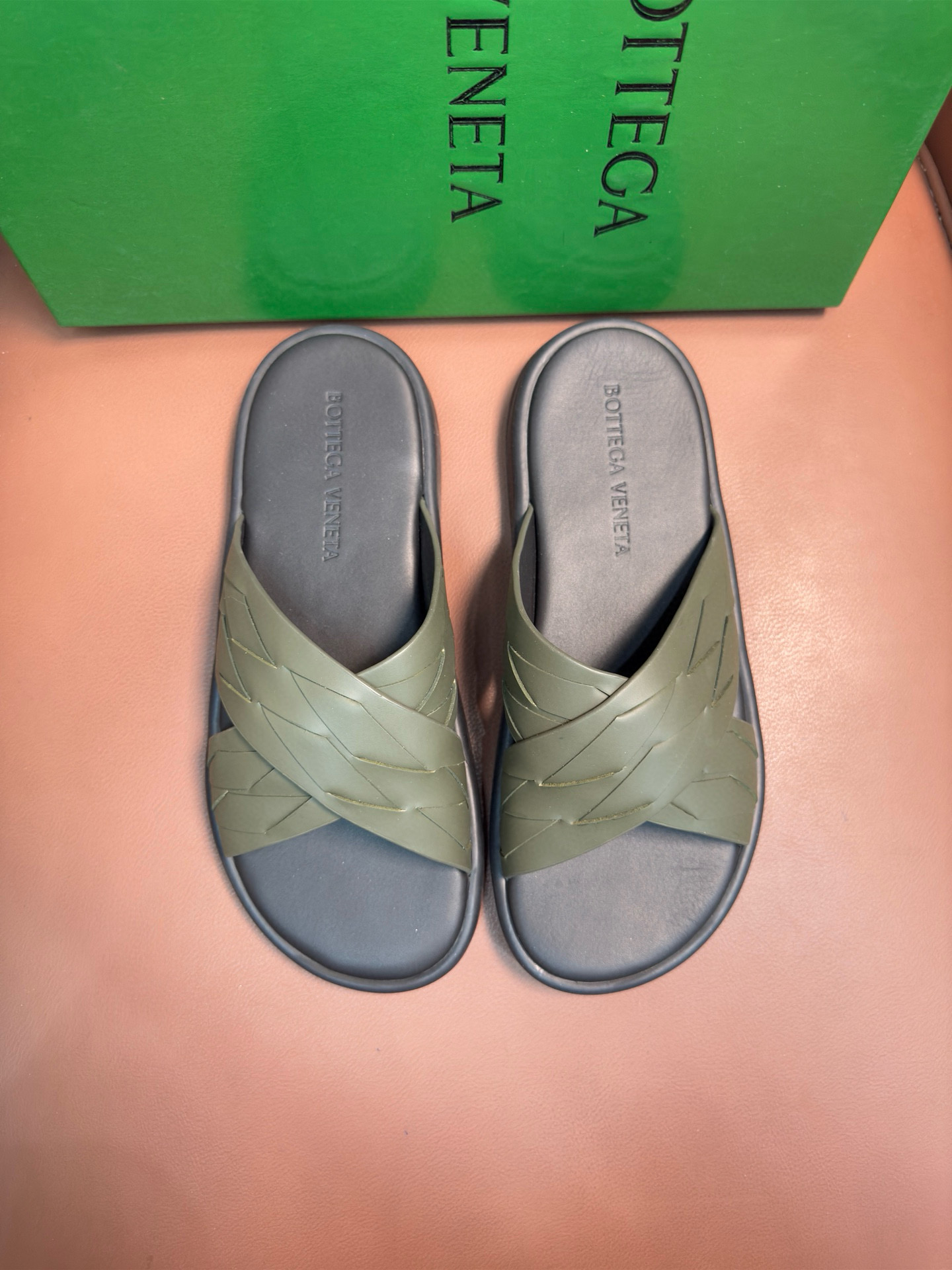 보테가베네타 남자 슬리퍼