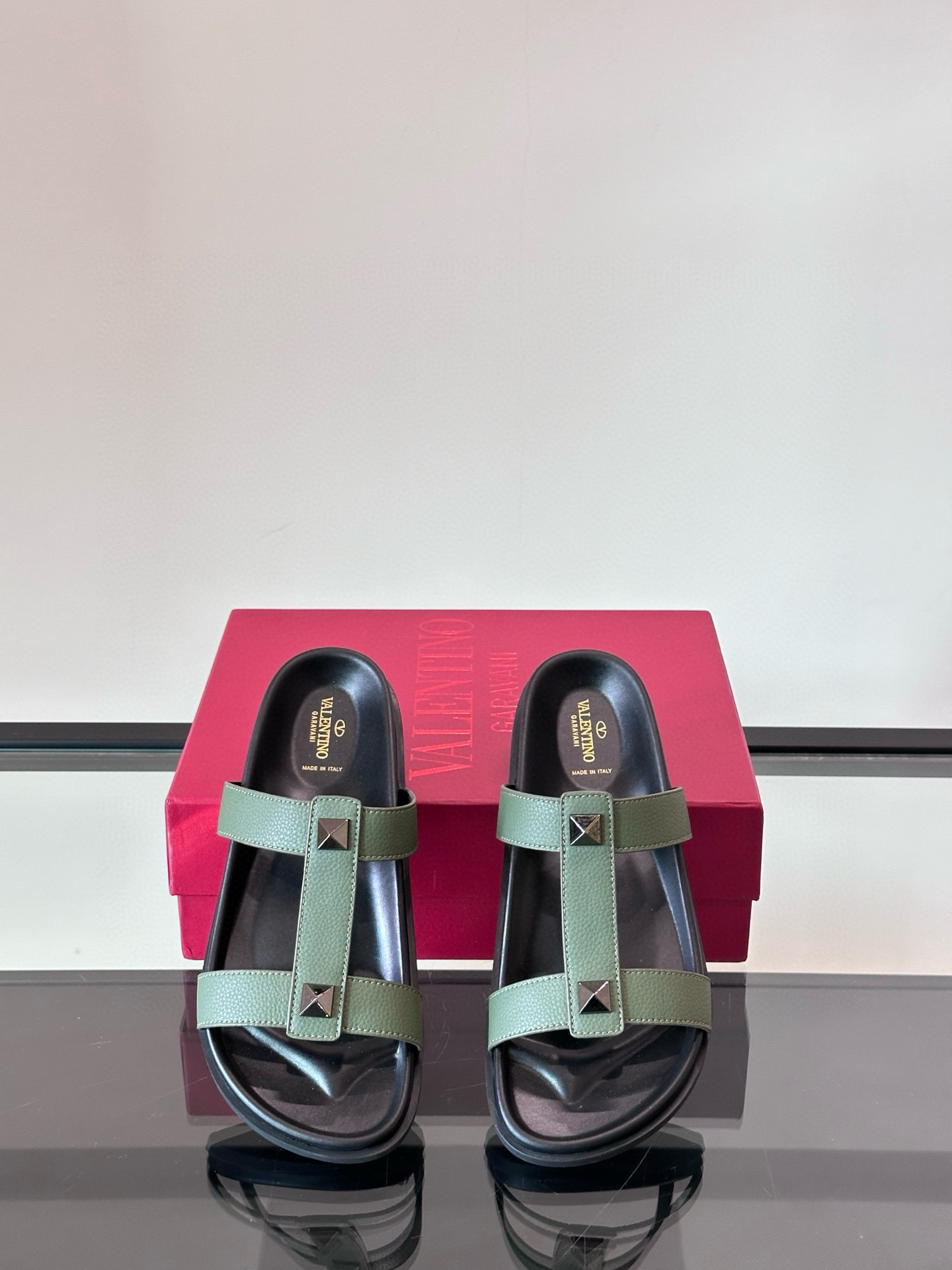 발렌티노 남자 슬리퍼