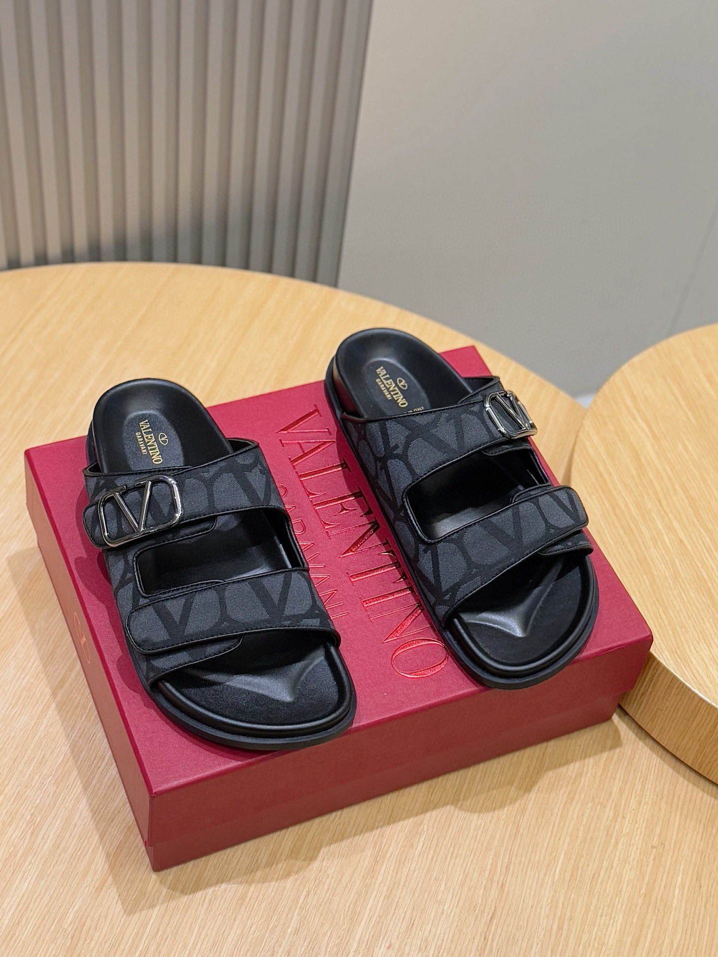발렌티노 남자 슬리퍼