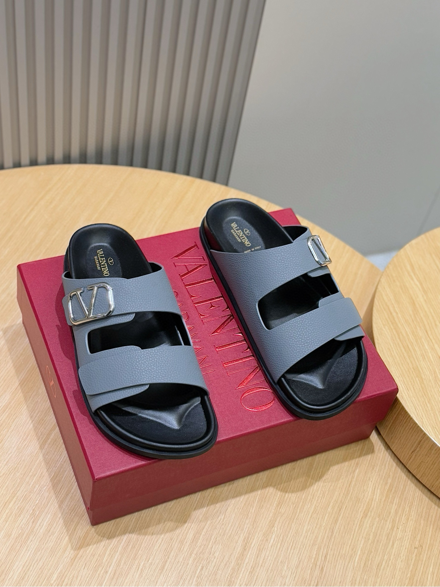 발렌티노 남자 슬리퍼