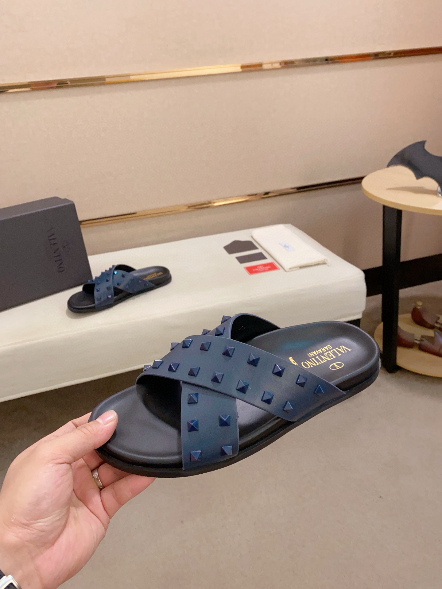 발렌티노 남녀공용 슬리퍼