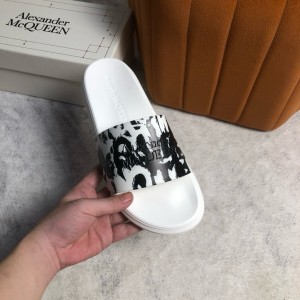 알렉산더 맥퀸 남녀공용 슬리퍼