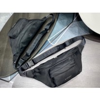지방시 벨트백 힙색 허리가방