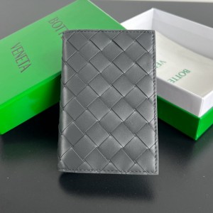 보테가베네타 607482 여권지갑