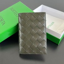 보테가베네타 607482 여권지갑