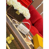 루이비통 M13642 여자가방