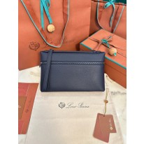 로로피아나 클러치백