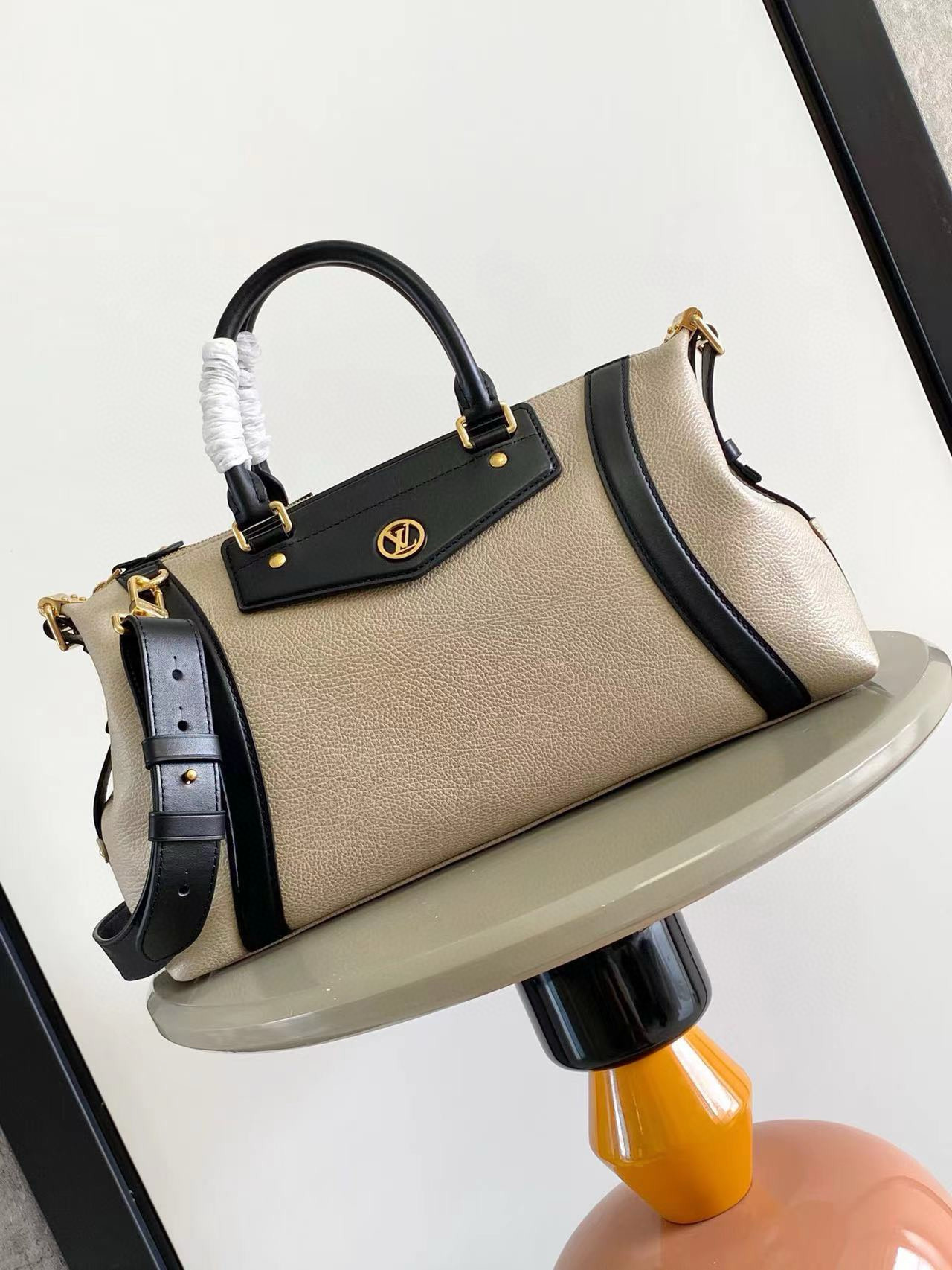 루이비통 M14702 여자가방