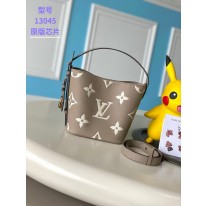 루이비통 M13045 여자가방