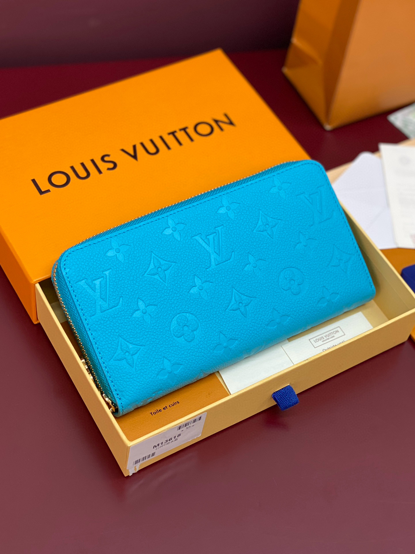 루이비통 M13618 여자 장지갑