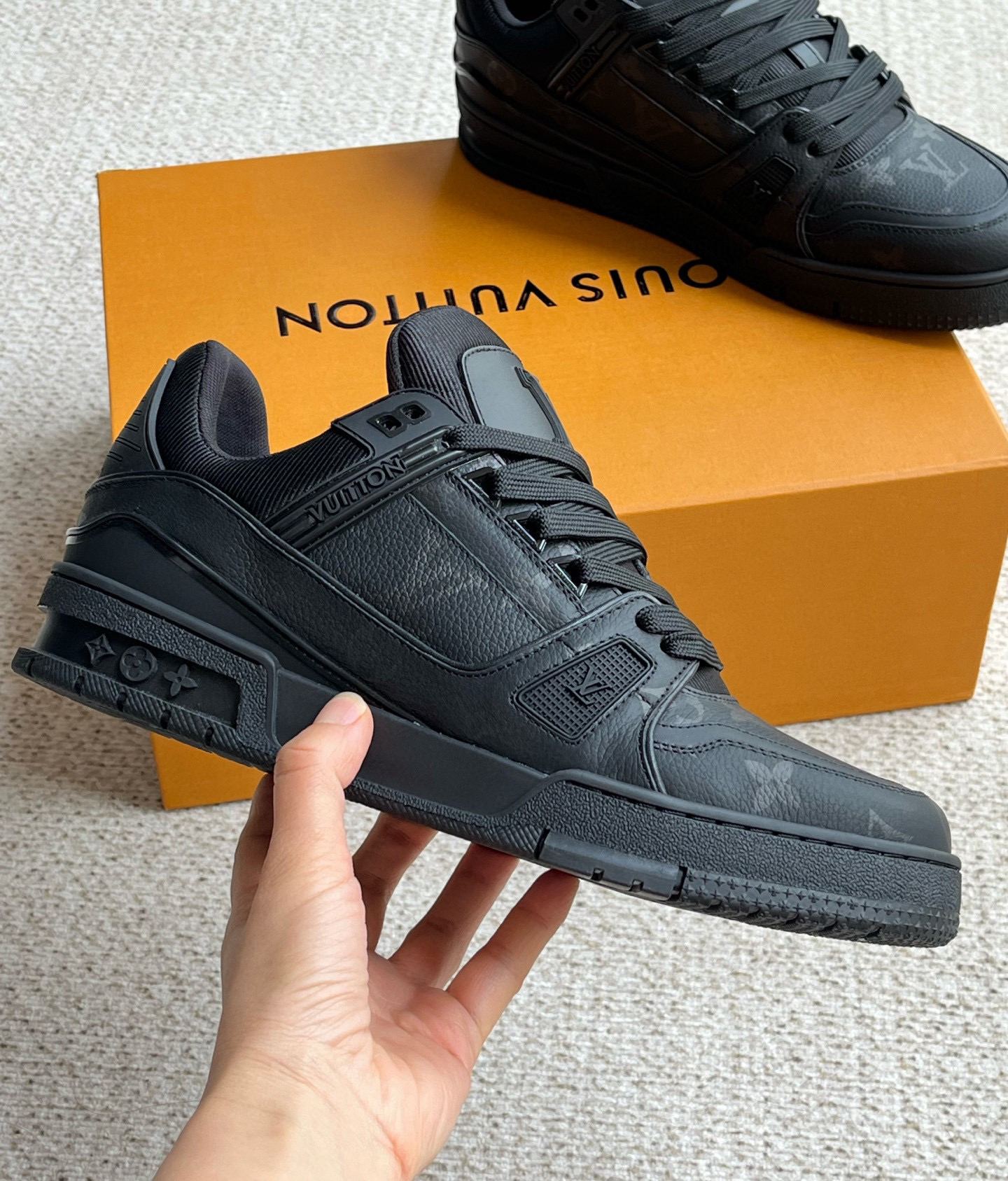 루이비통 트레이너 남자 신발 운동화 스니커즈