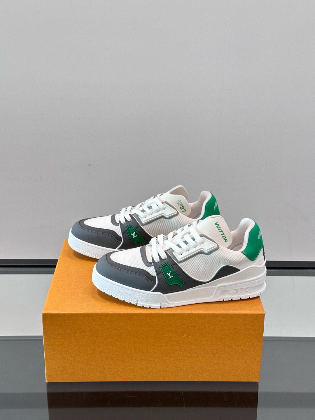 루이비통 트레이너 남자 신발 운동화 스니커즈