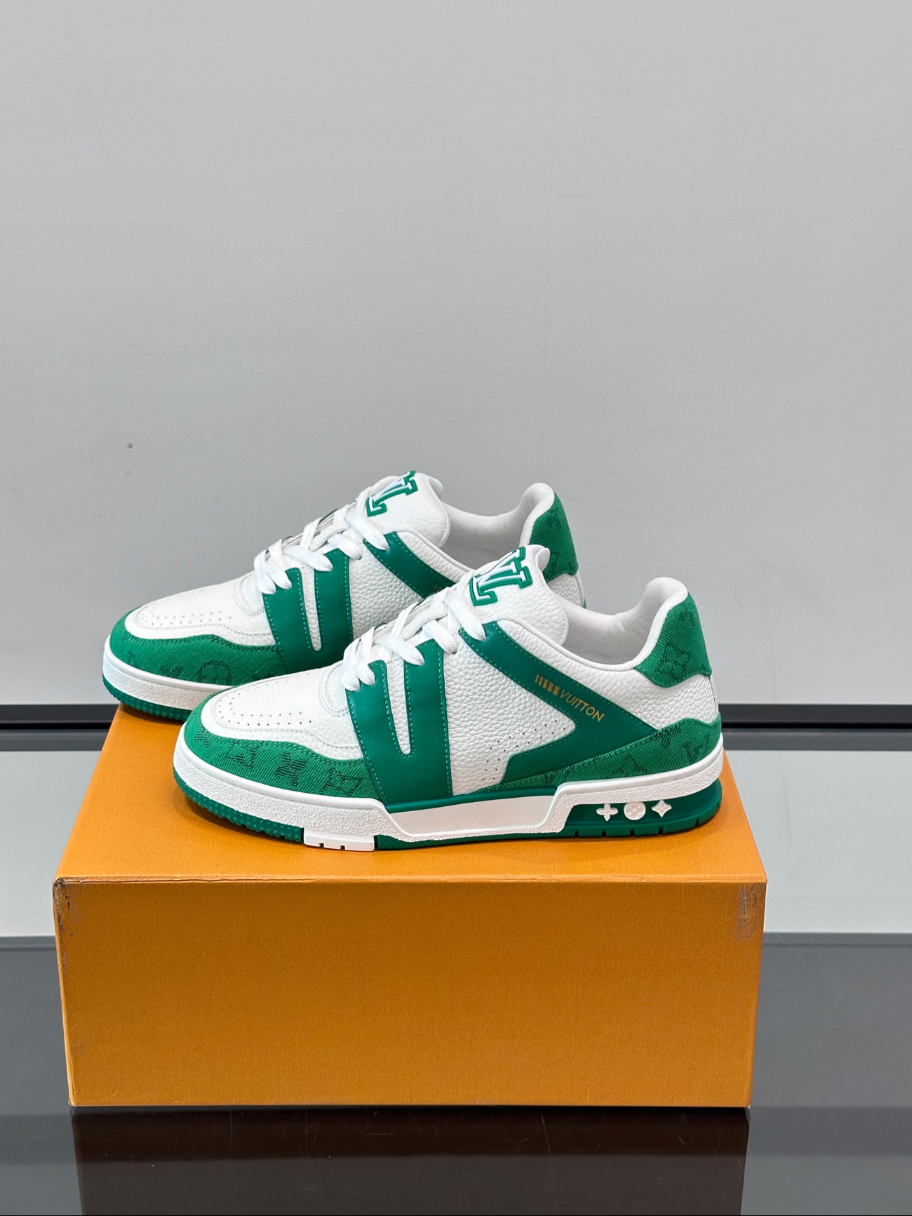 루이비통 트레이너 남자 신발 운동화 스니커즈