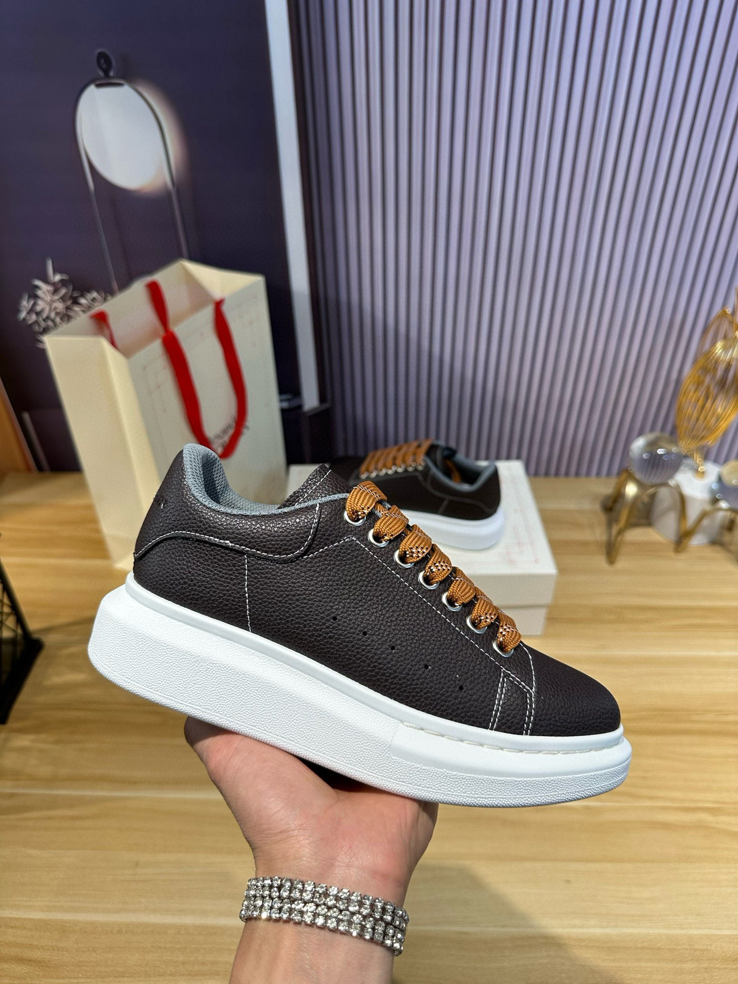 알렉산더 맥퀸 남녀공용 신발 운동화 스니커즈