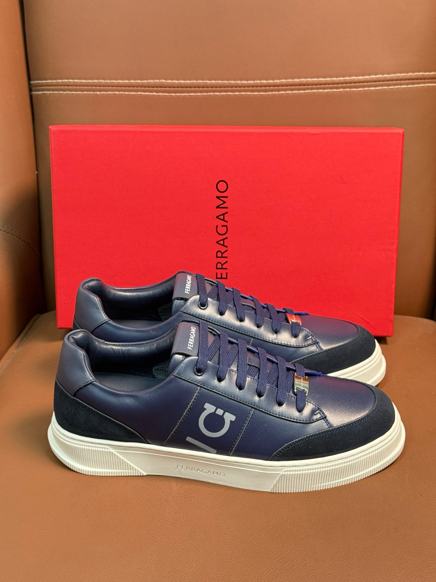 살바토레 페라가모 남자 신발 운동화 스니커즈