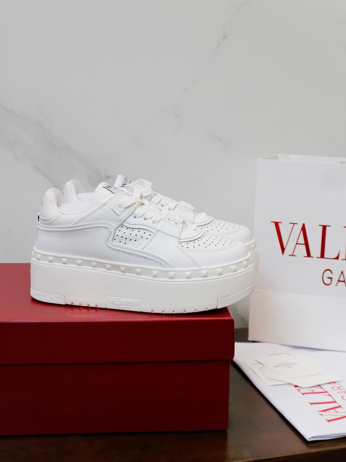 발렌티노 여자 신발 운동화 스니커즈