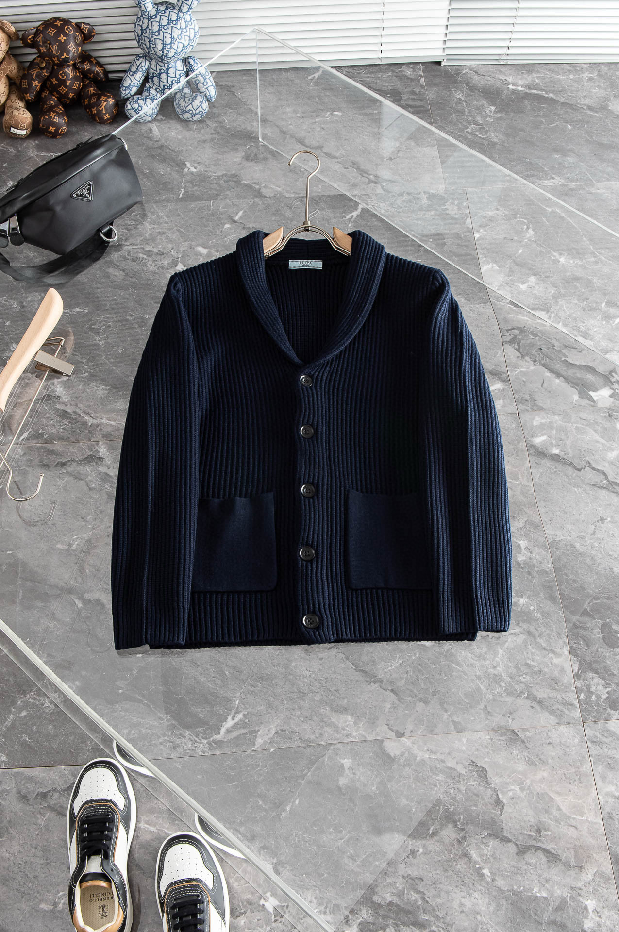 프라다 남자 가디건