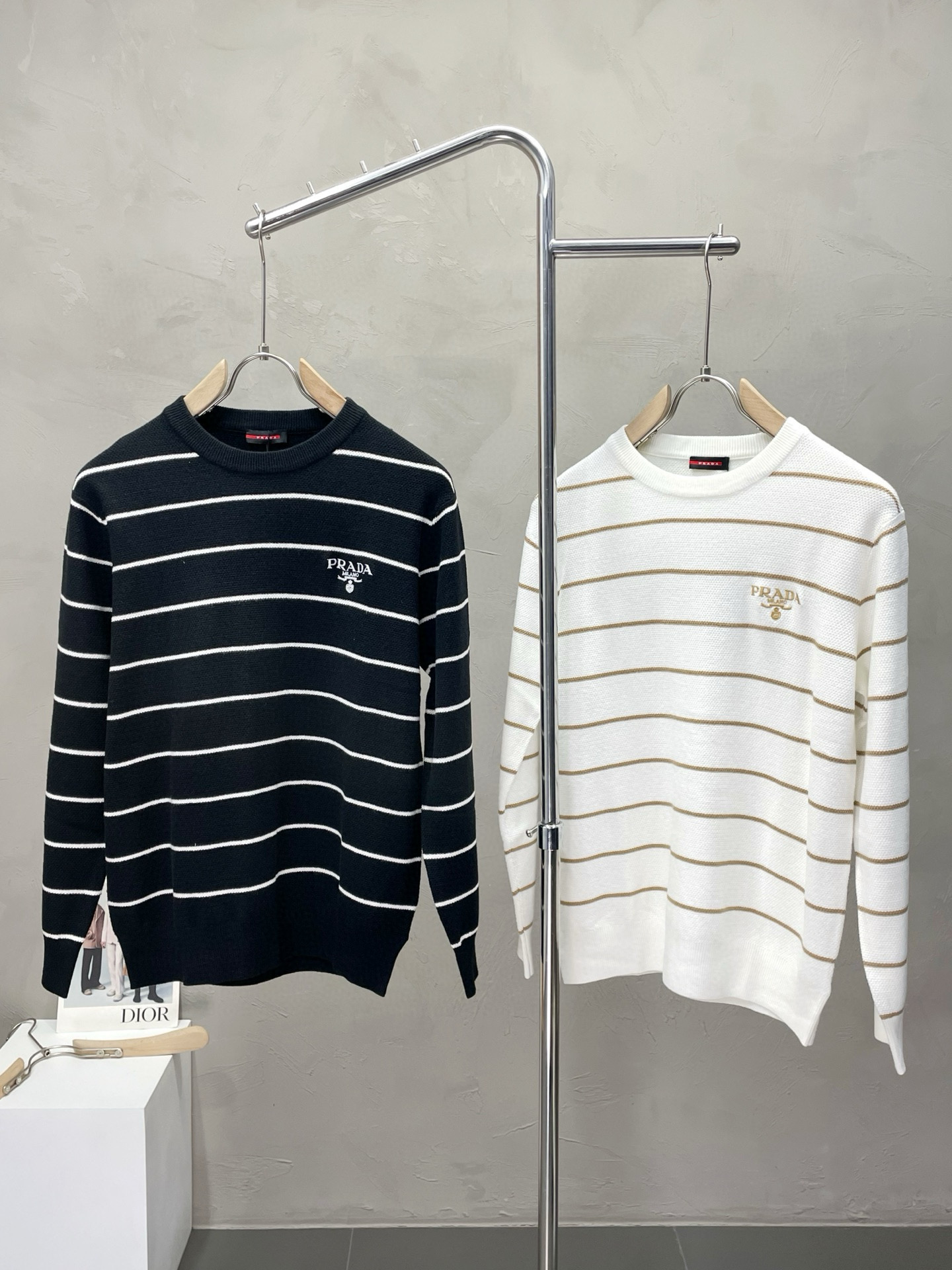 프라다 2컬러 남자 니트