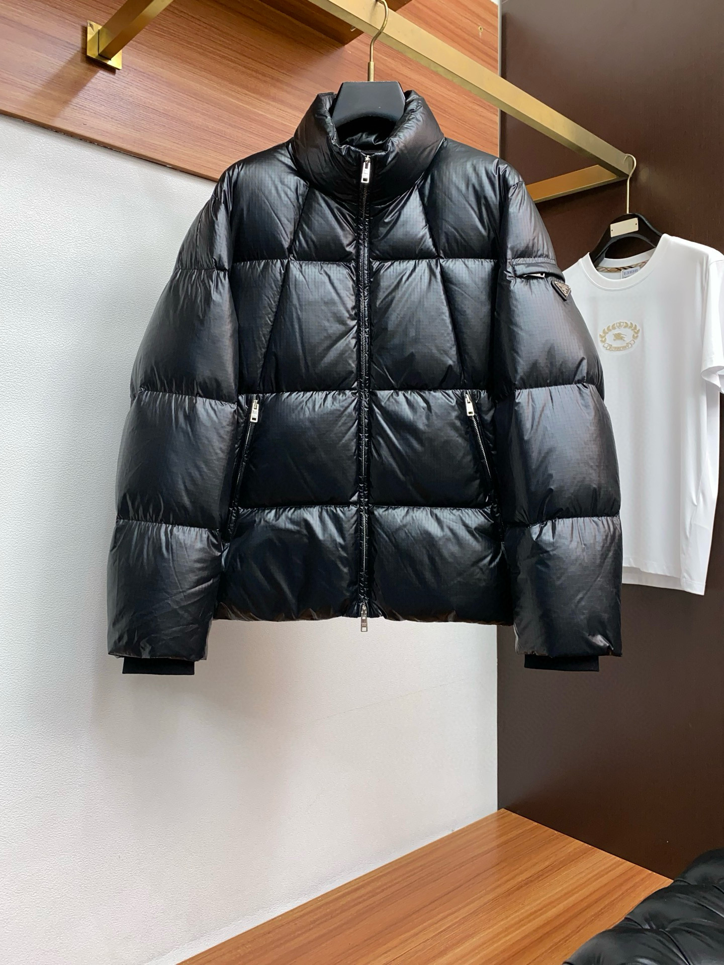 프라다 남자 패딩