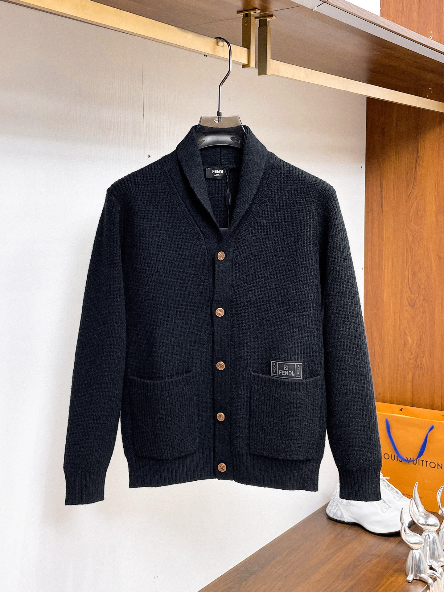 펜디 남자 가디건