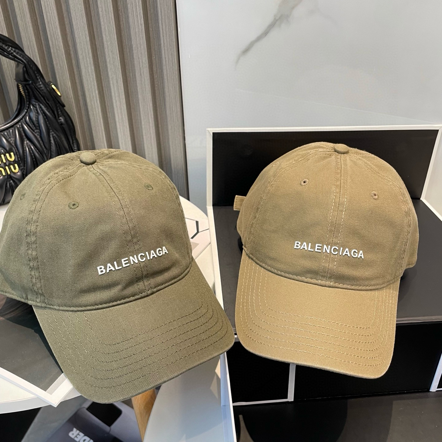 발렌시아가 모자