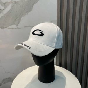 발렌시아가 모자