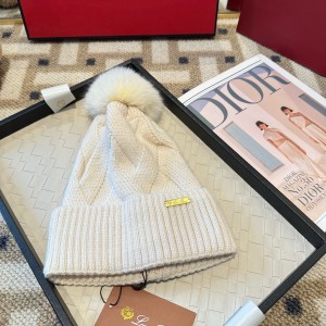 로로피아나 겨울 모자