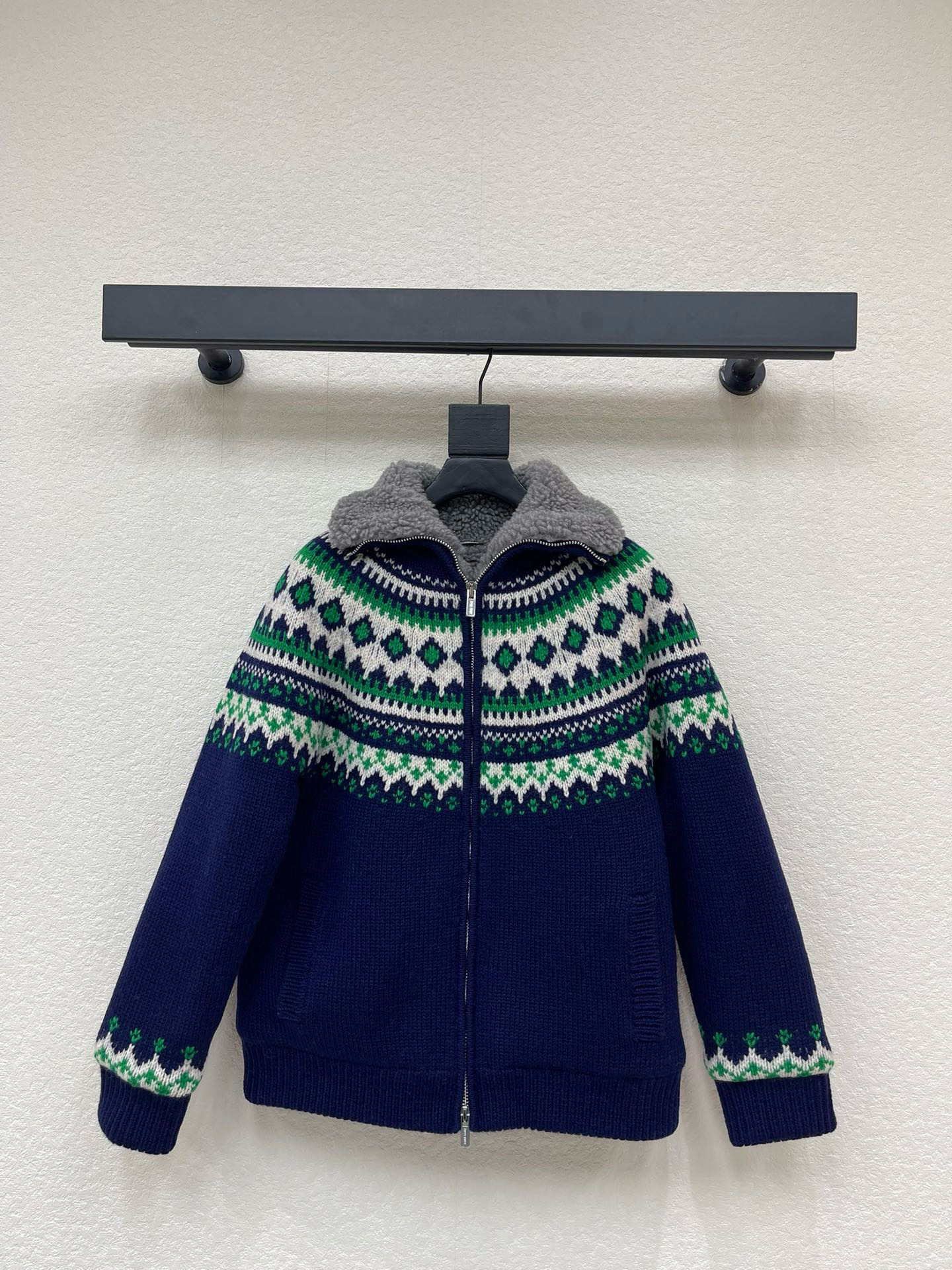 미우미우 여자 가디건