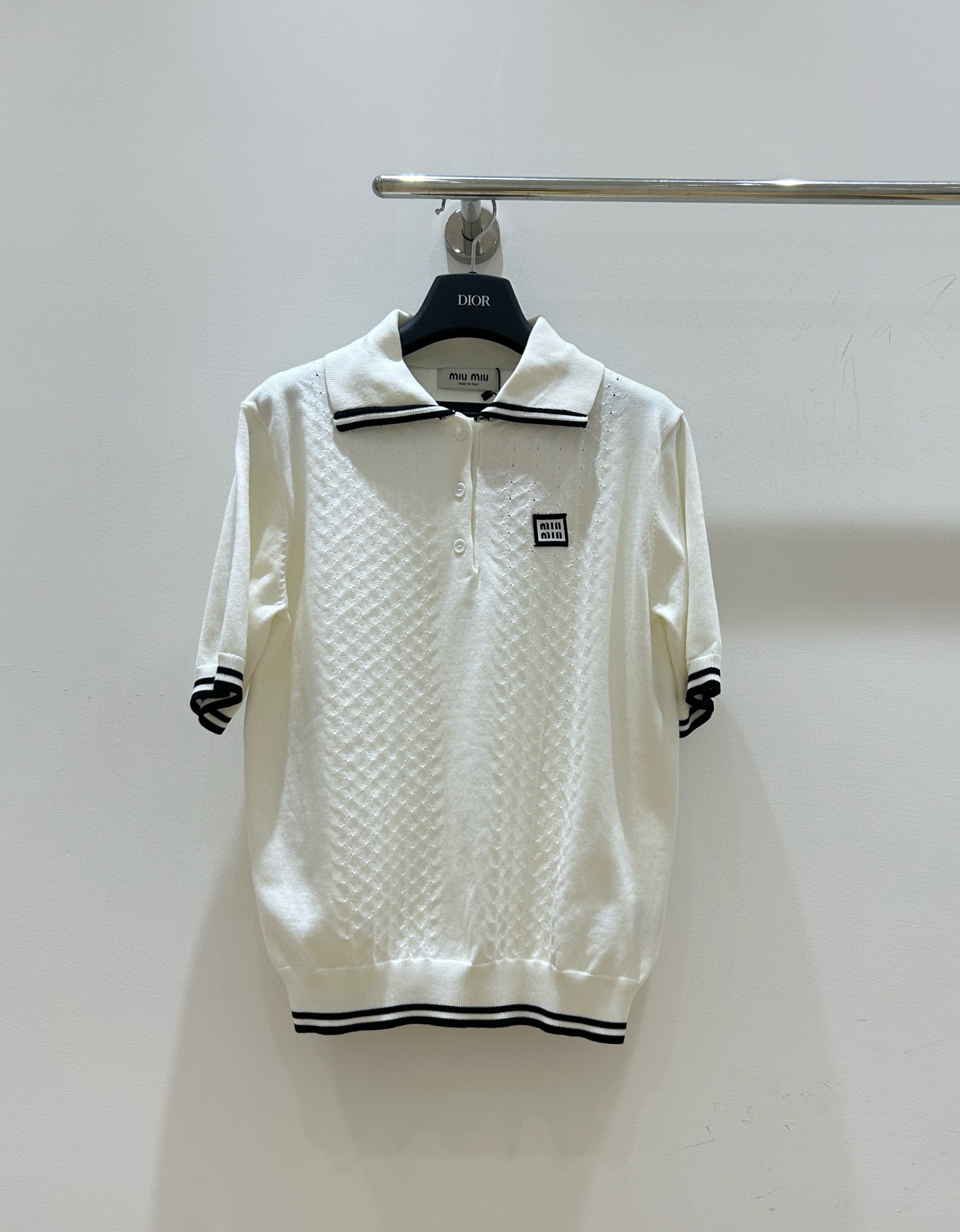 미우미우 여자 반팔