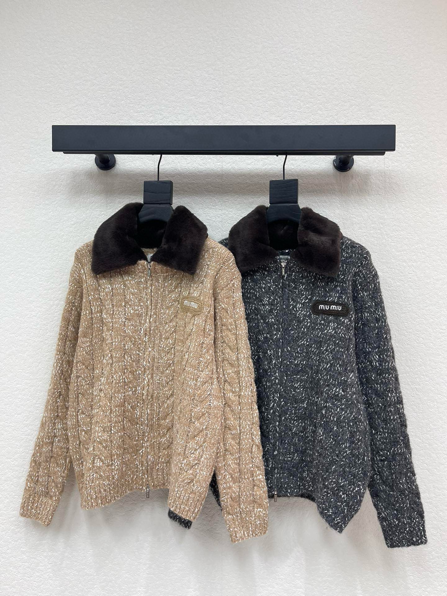 미우미우 2컬러 여자 가디건