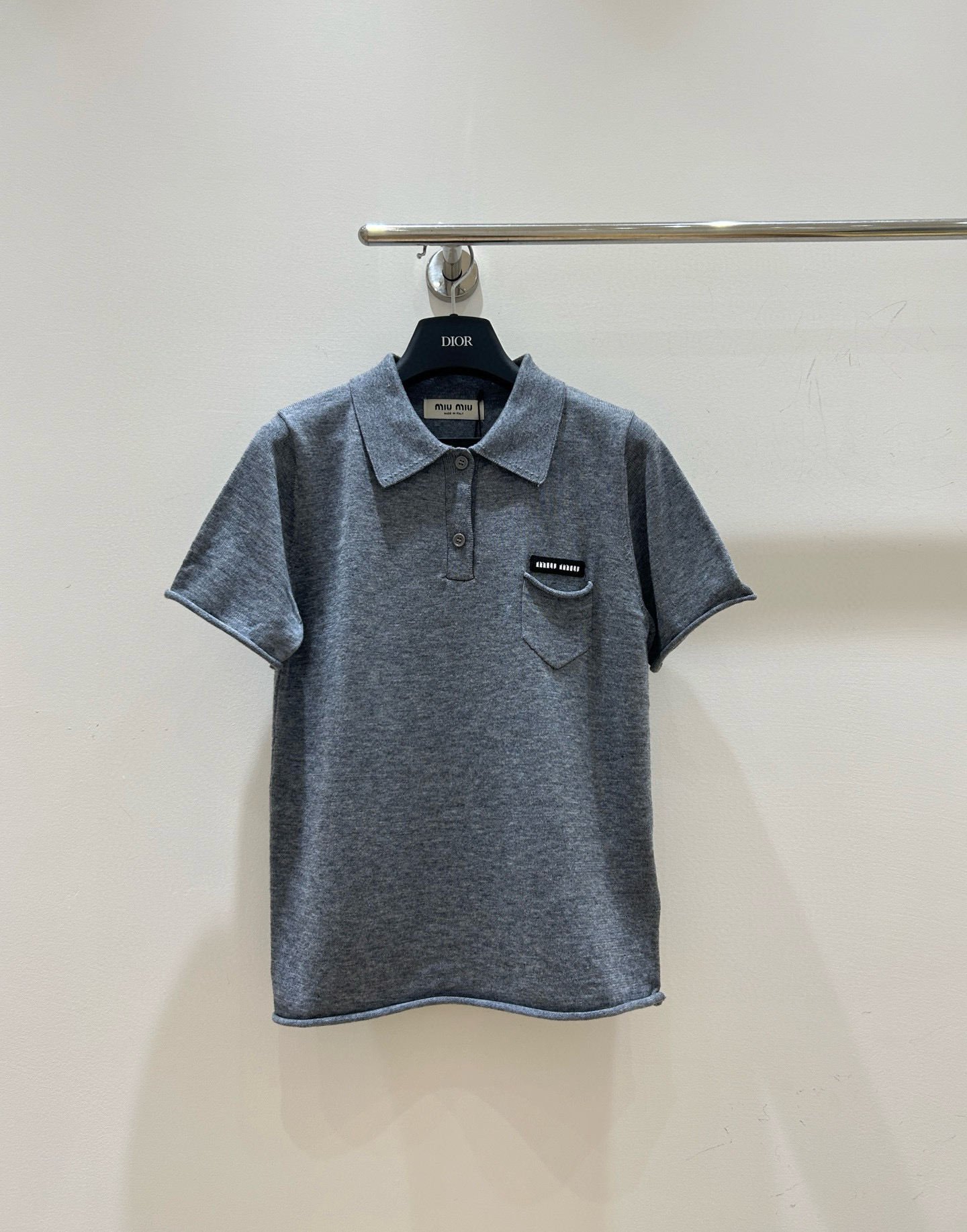 미우미우 여자 반팔